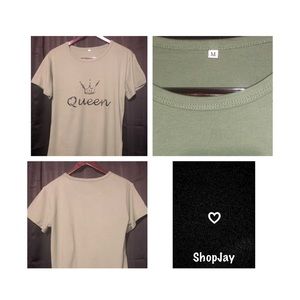 Queen letter graphic tee!